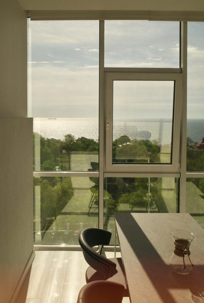 Studio with a panoramic sea view