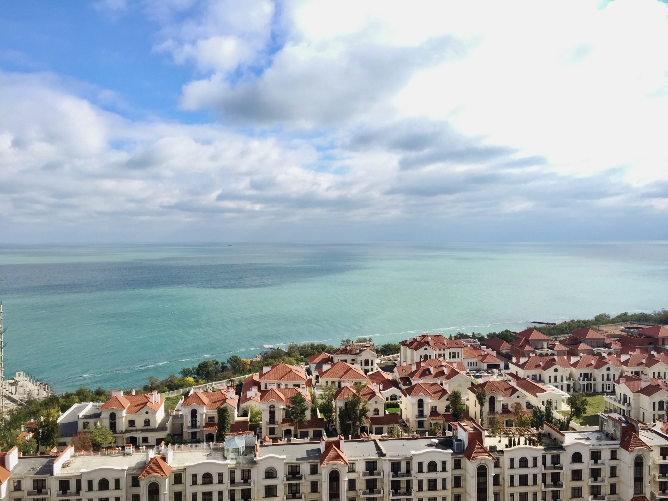 Studio with a panoramic sea view