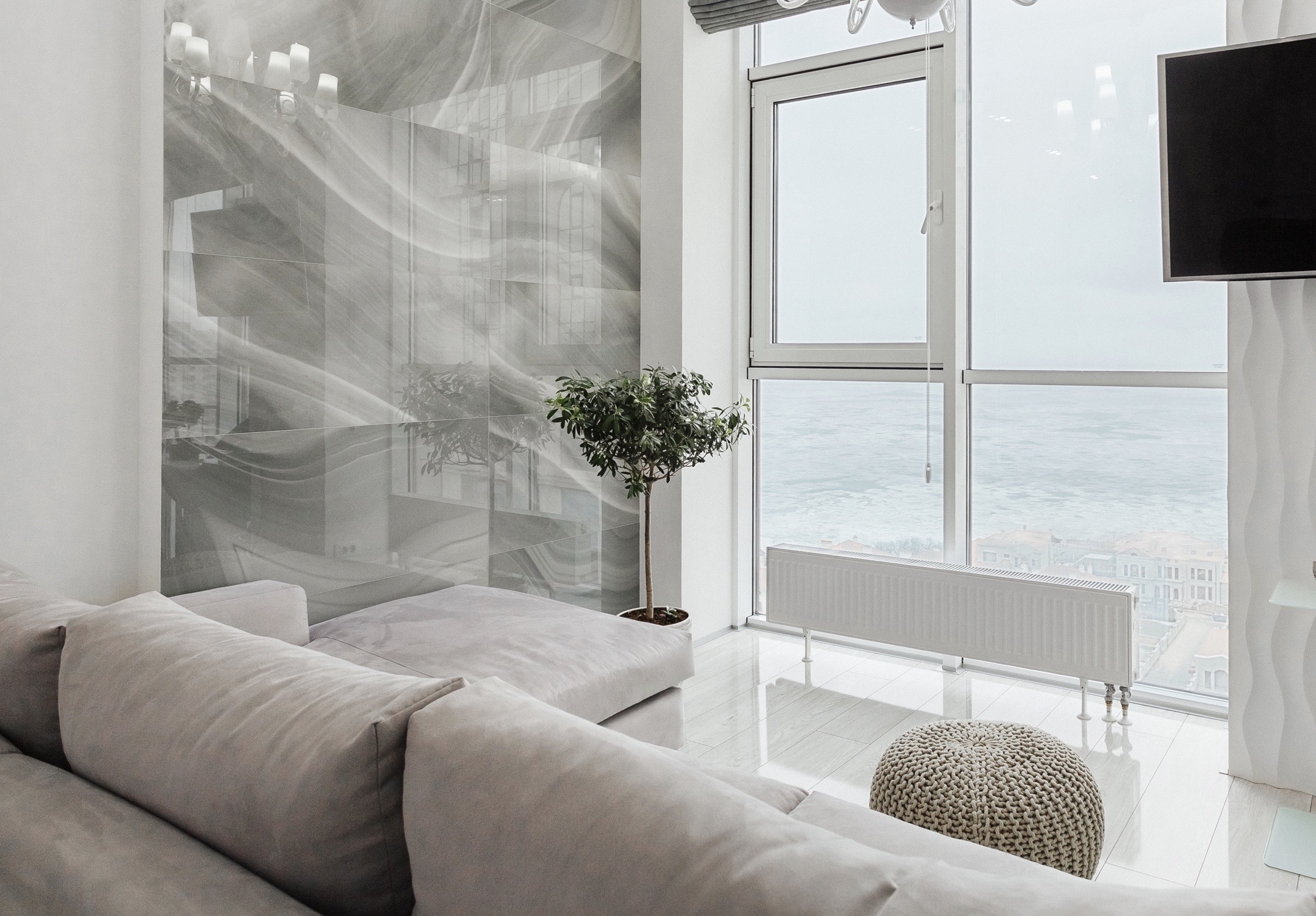 Studio with a panoramic sea view