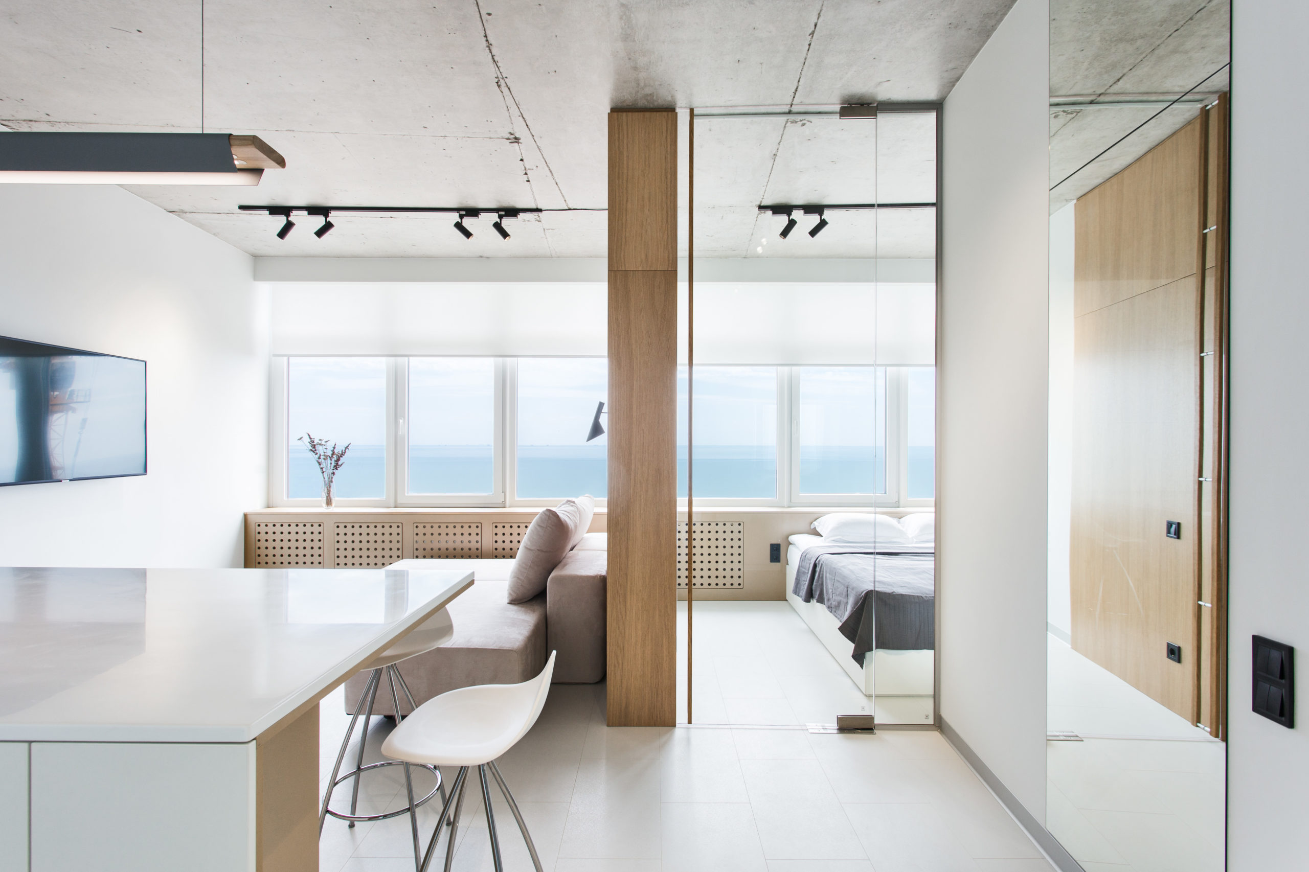 Studio with a sea view