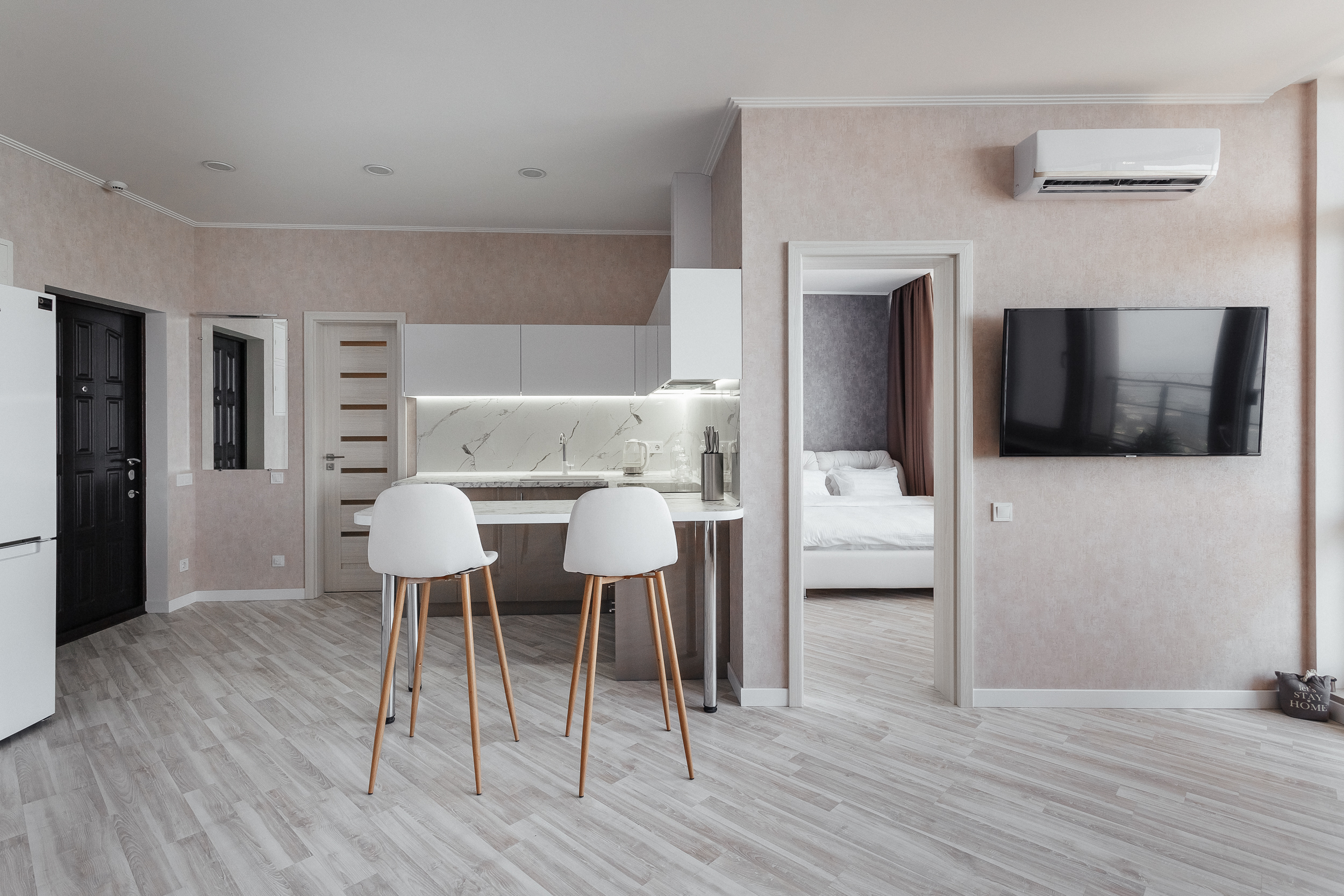 One-bedroom apartment with a sea view and a balcony