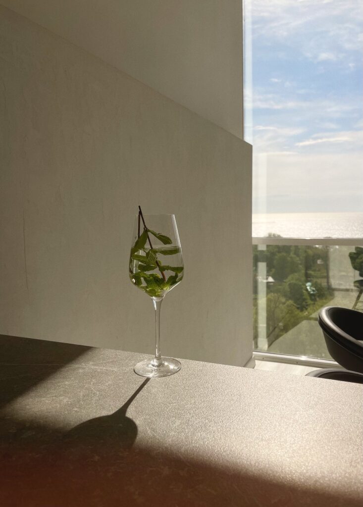 Studio with a panoramic sea view