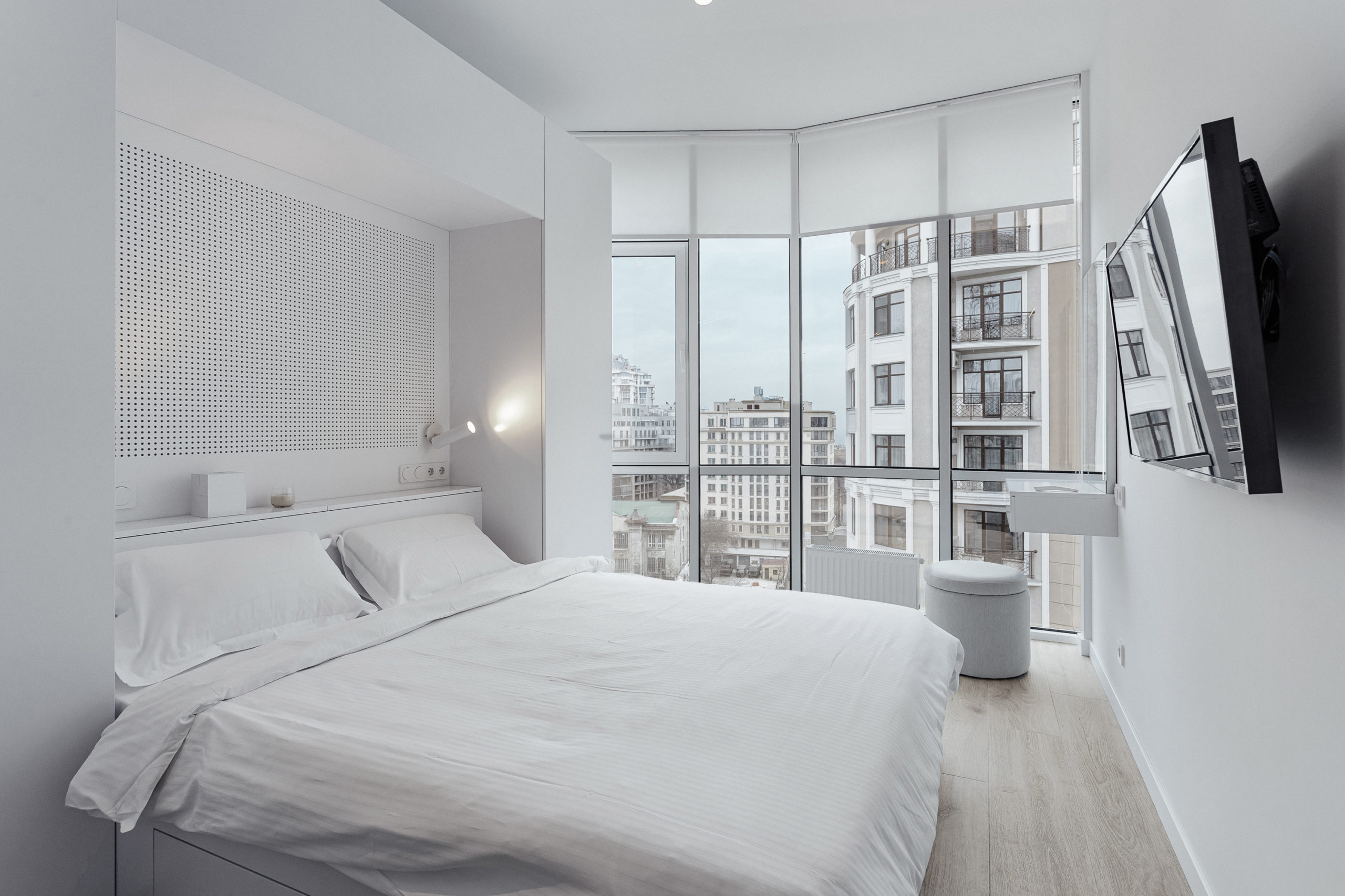 Two-bedroom apartment with a city view