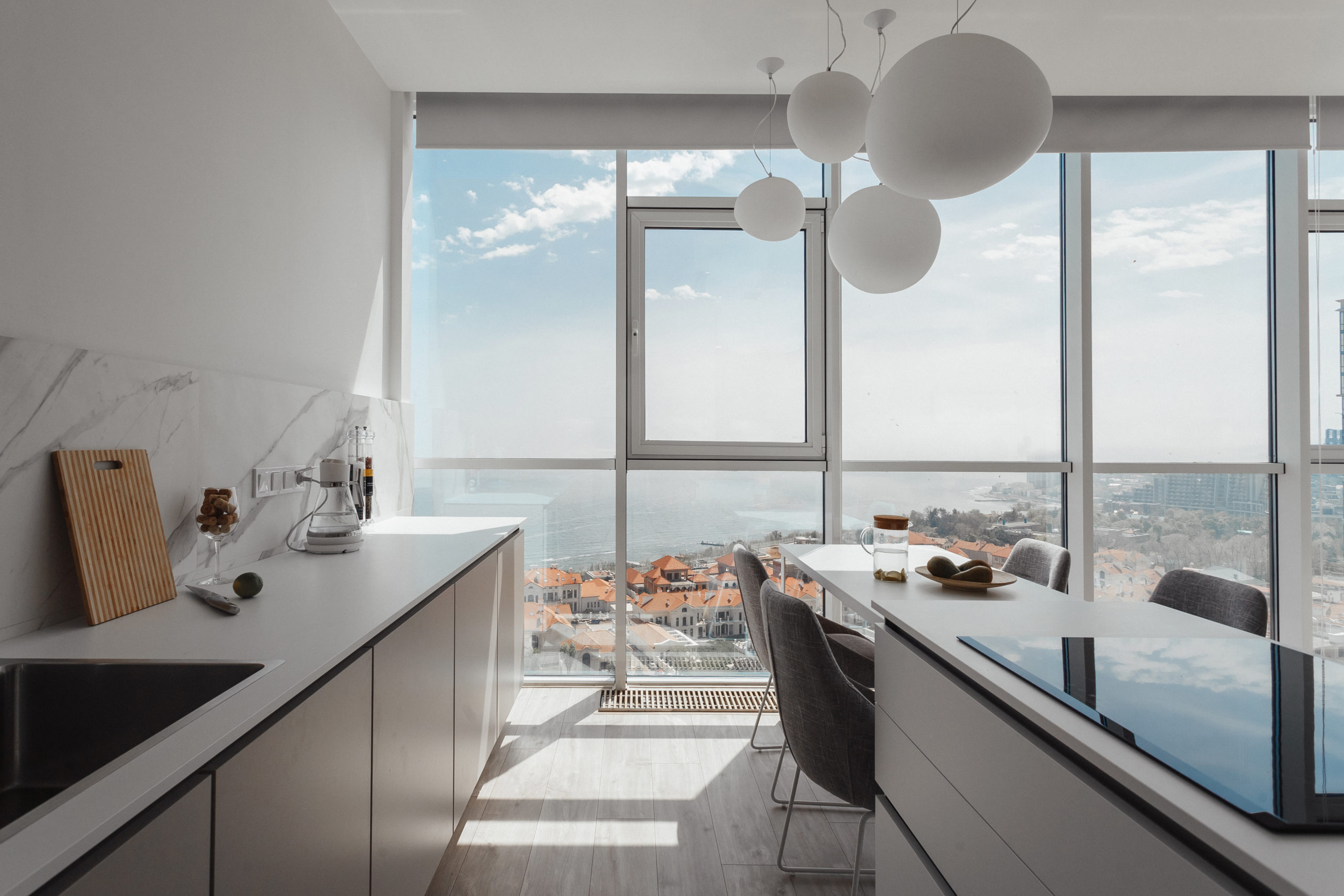 Two-bedroom apartment with a panoramic sea view
