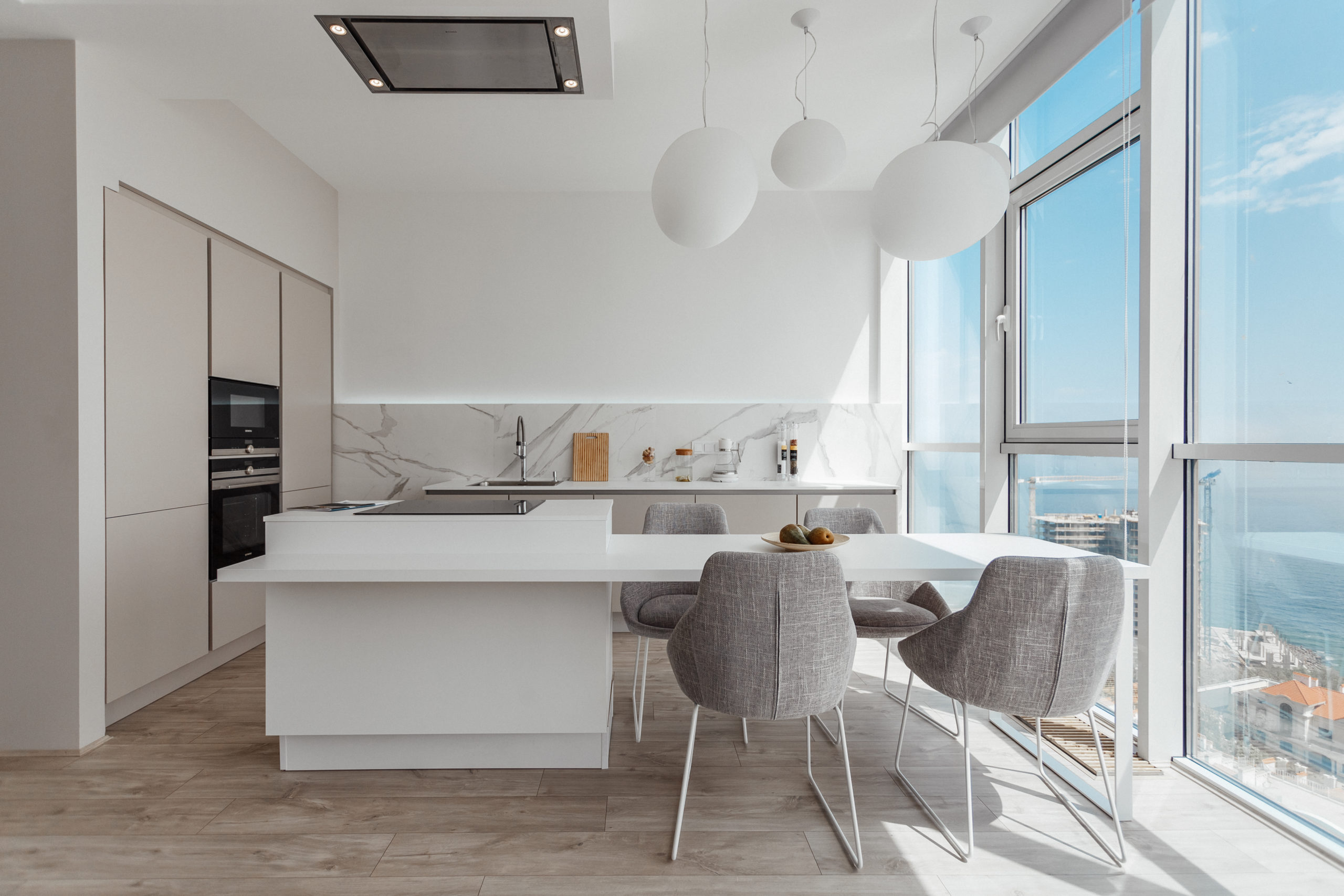 Two-bedroom apartment with a panoramic sea view