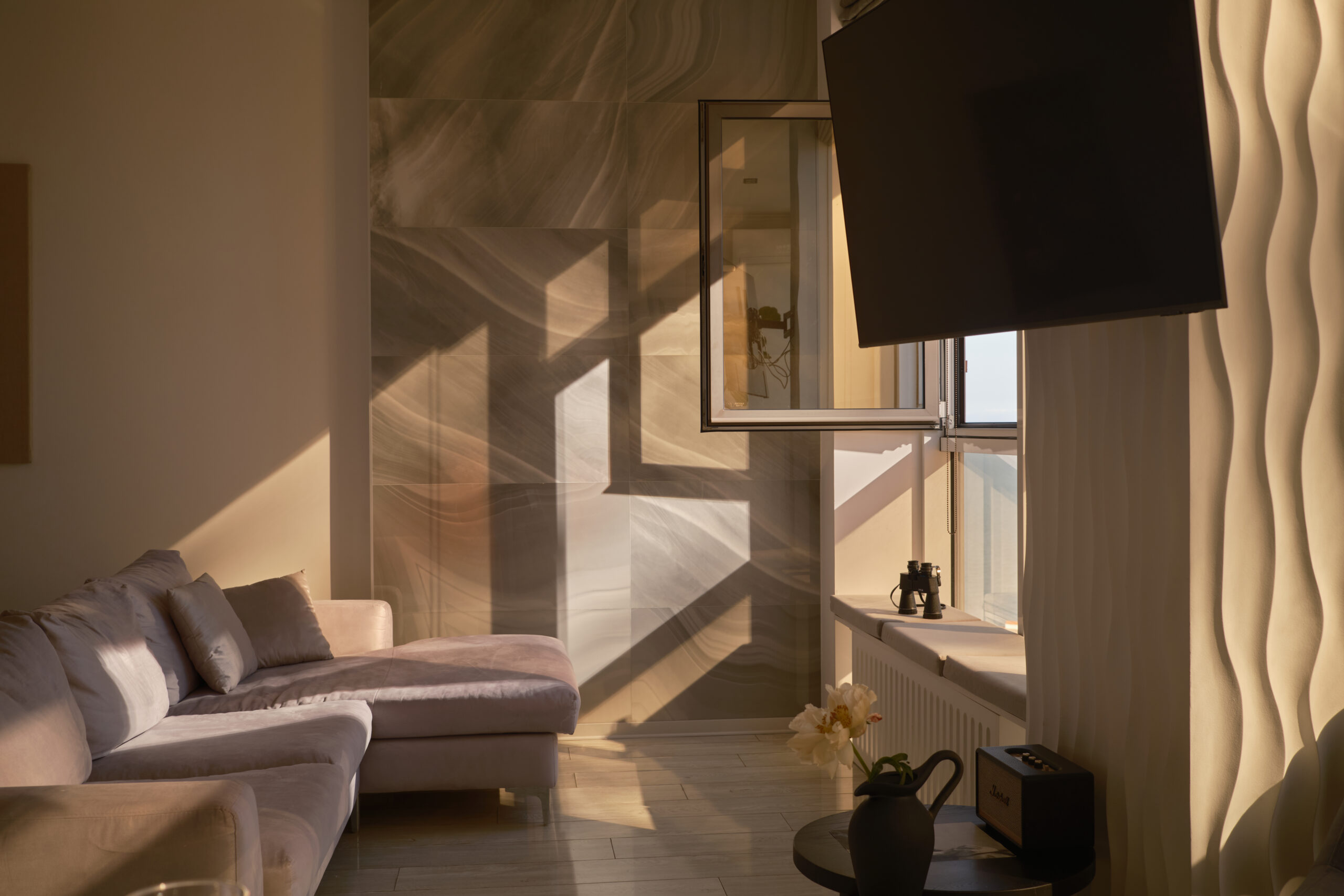 Studio with a panoramic sea view