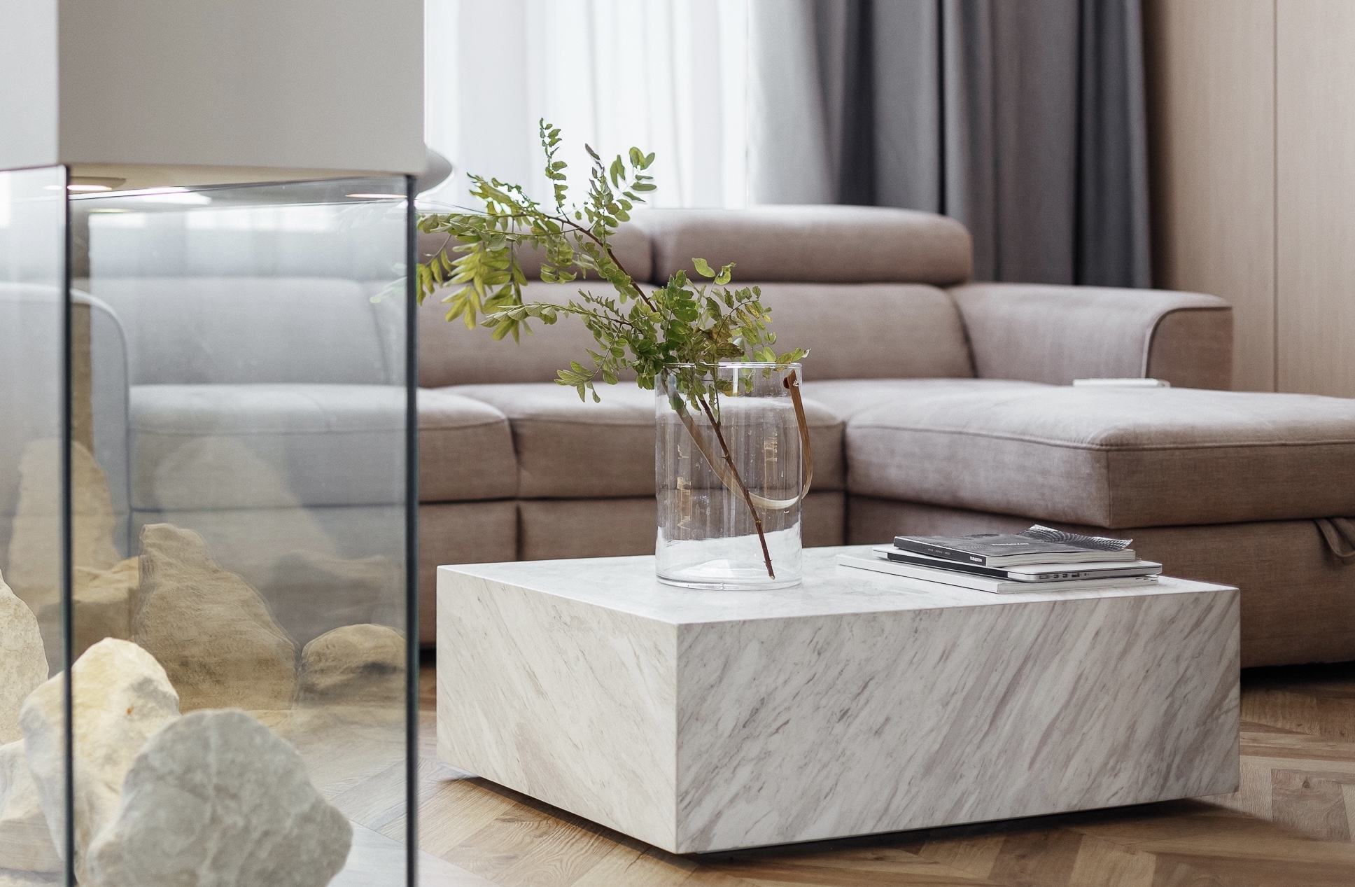 THE MARBLE FIGUE / мармурова твердість зовні, стигла мʼякість усередині