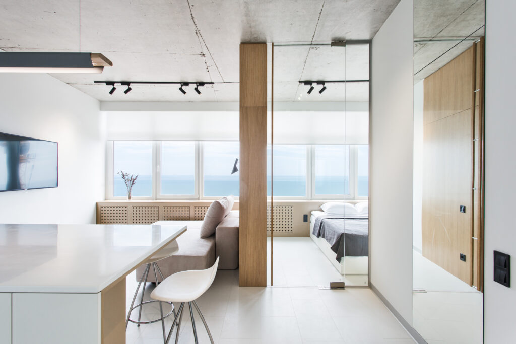 Studio with a sea view