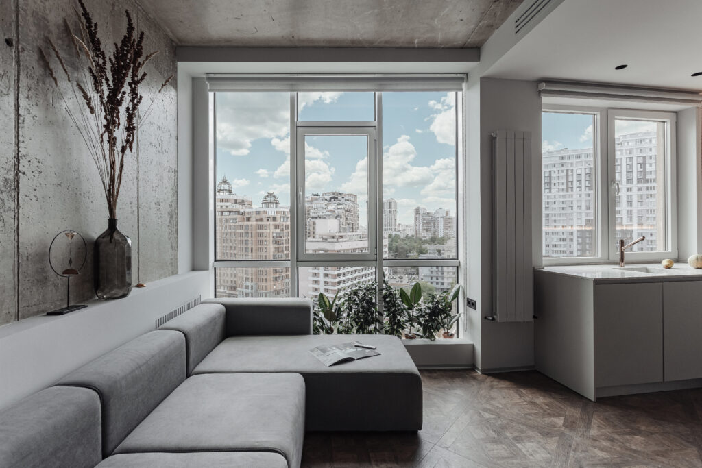 One-bedroom apartment with a city view
