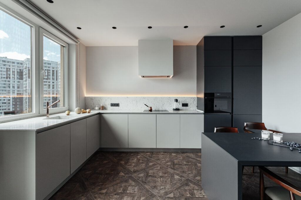 One-bedroom apartment with a city view