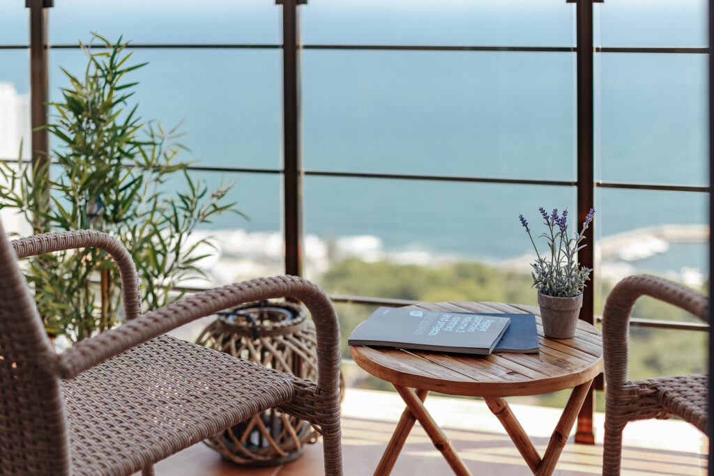 One-bedroom apartment with a sea view and a balcony