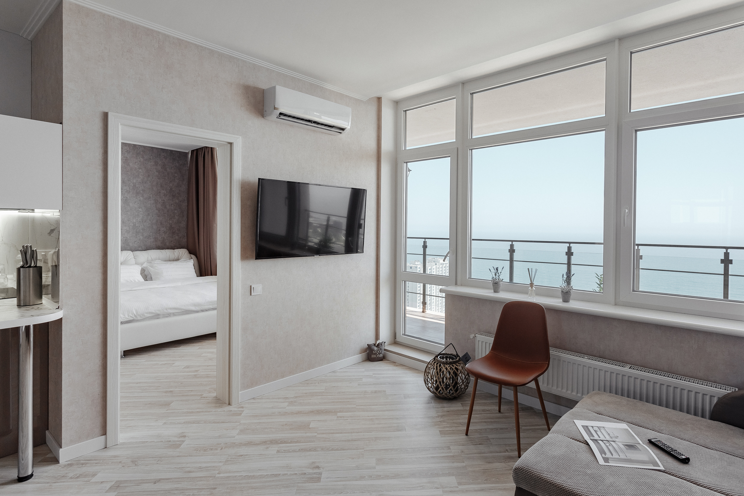 THE TERRACE ONE / той, що з терасою 
