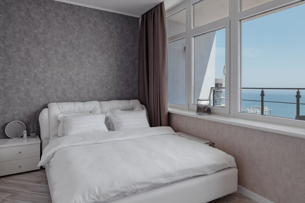One-bedroom apartment with a sea view and a balcony