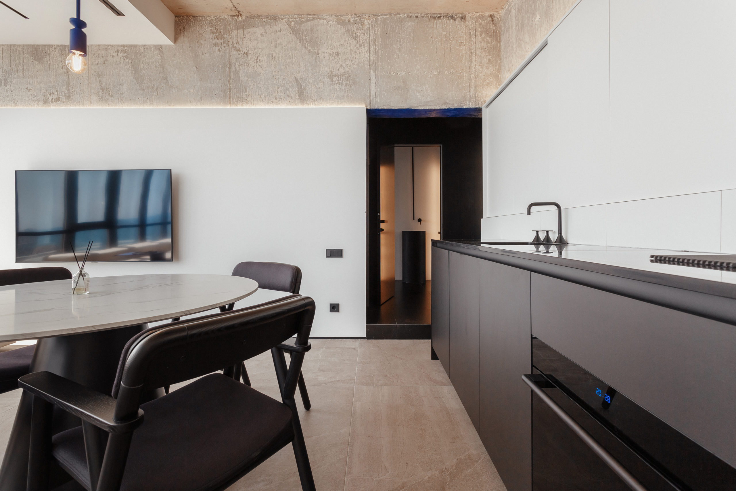 Two-bedroom apartment with a panoramic sea view