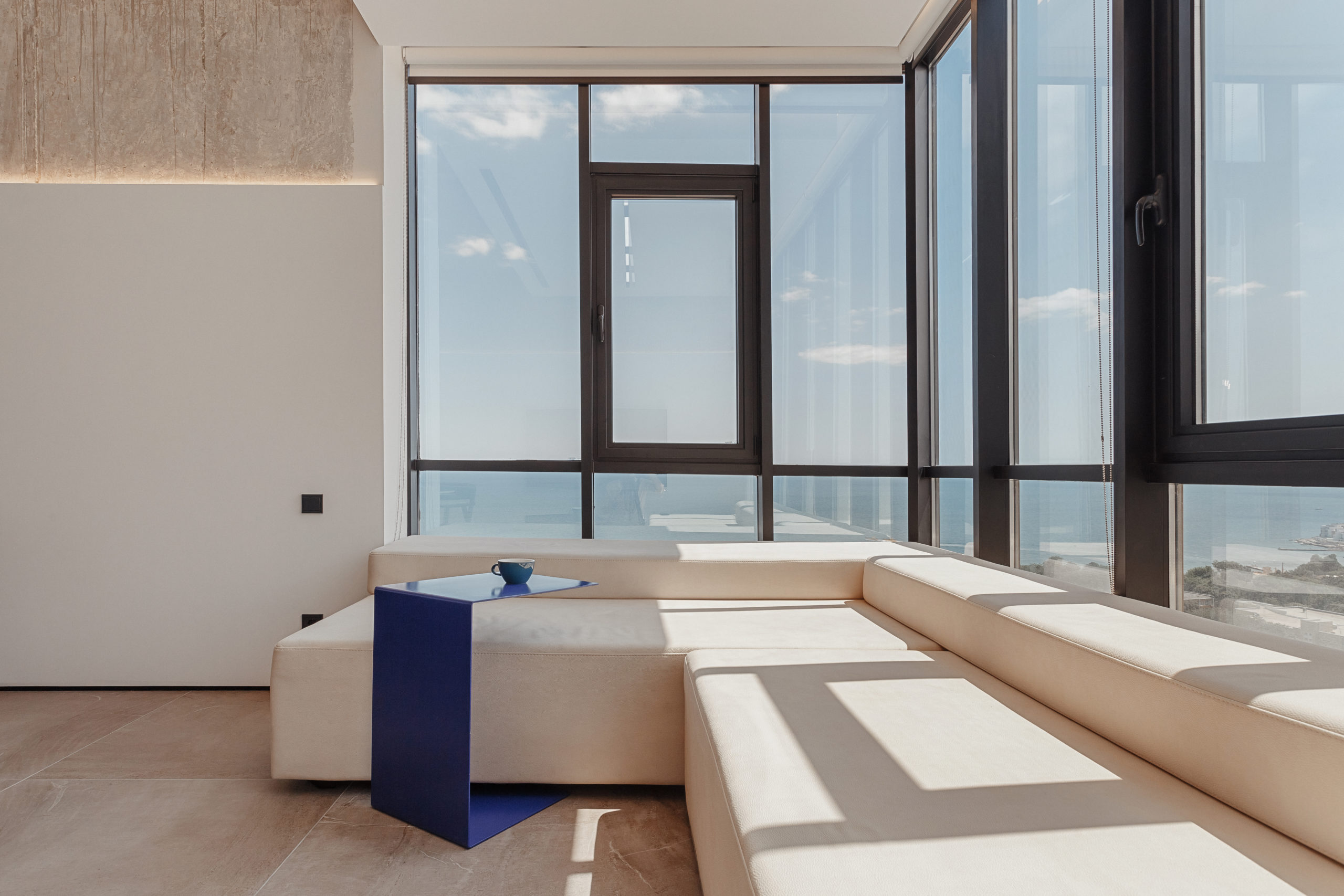 Two-bedroom apartment with a panoramic sea view
