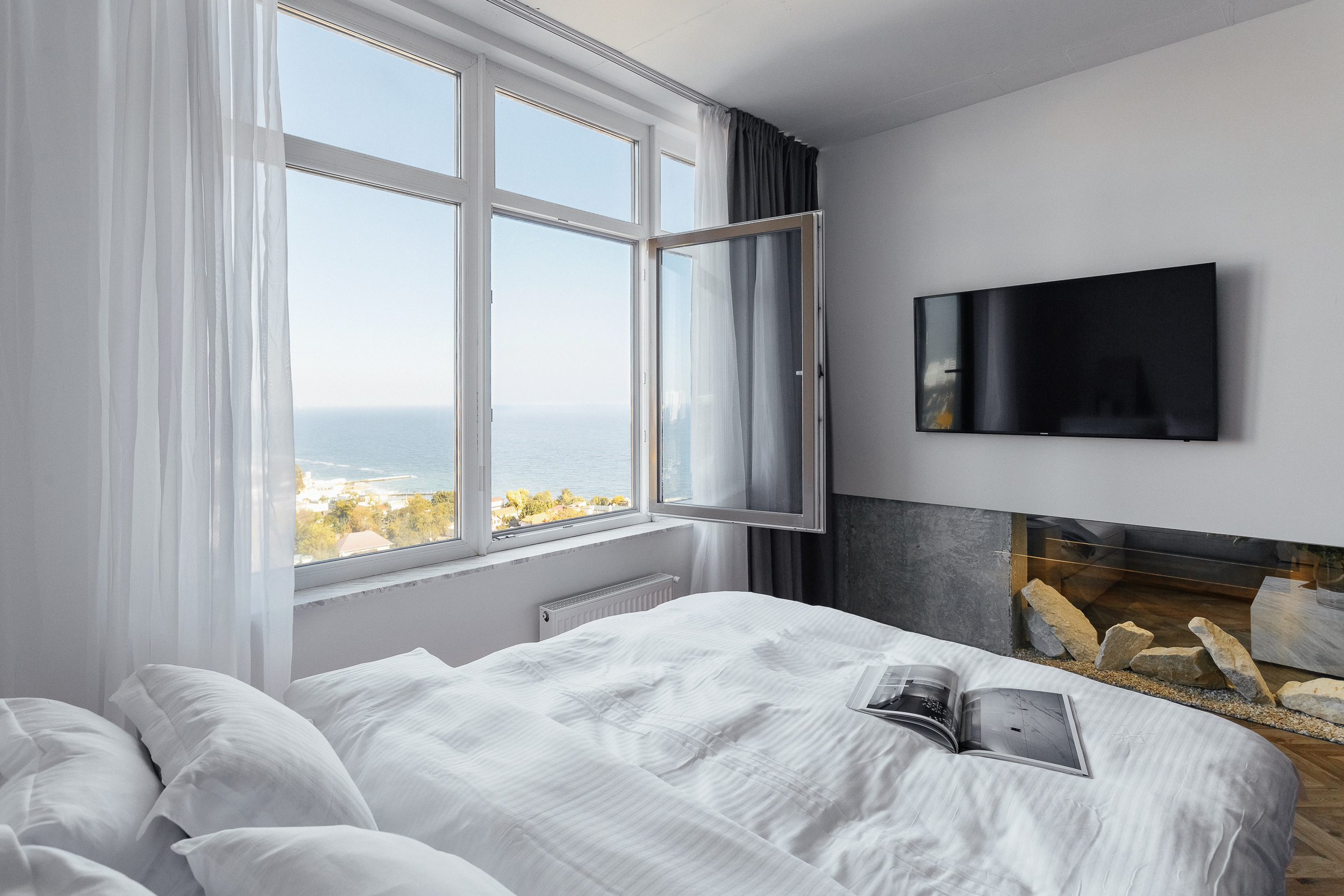 Studio with a sea view