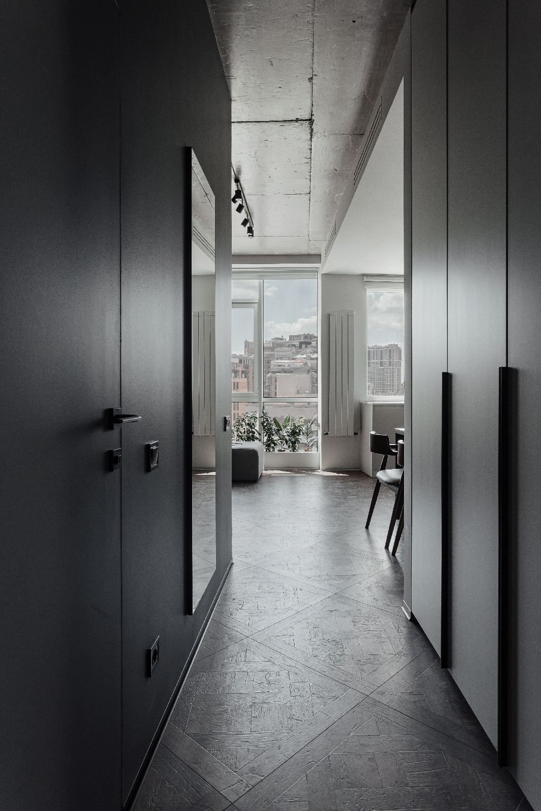 One-bedroom apartment with a city view