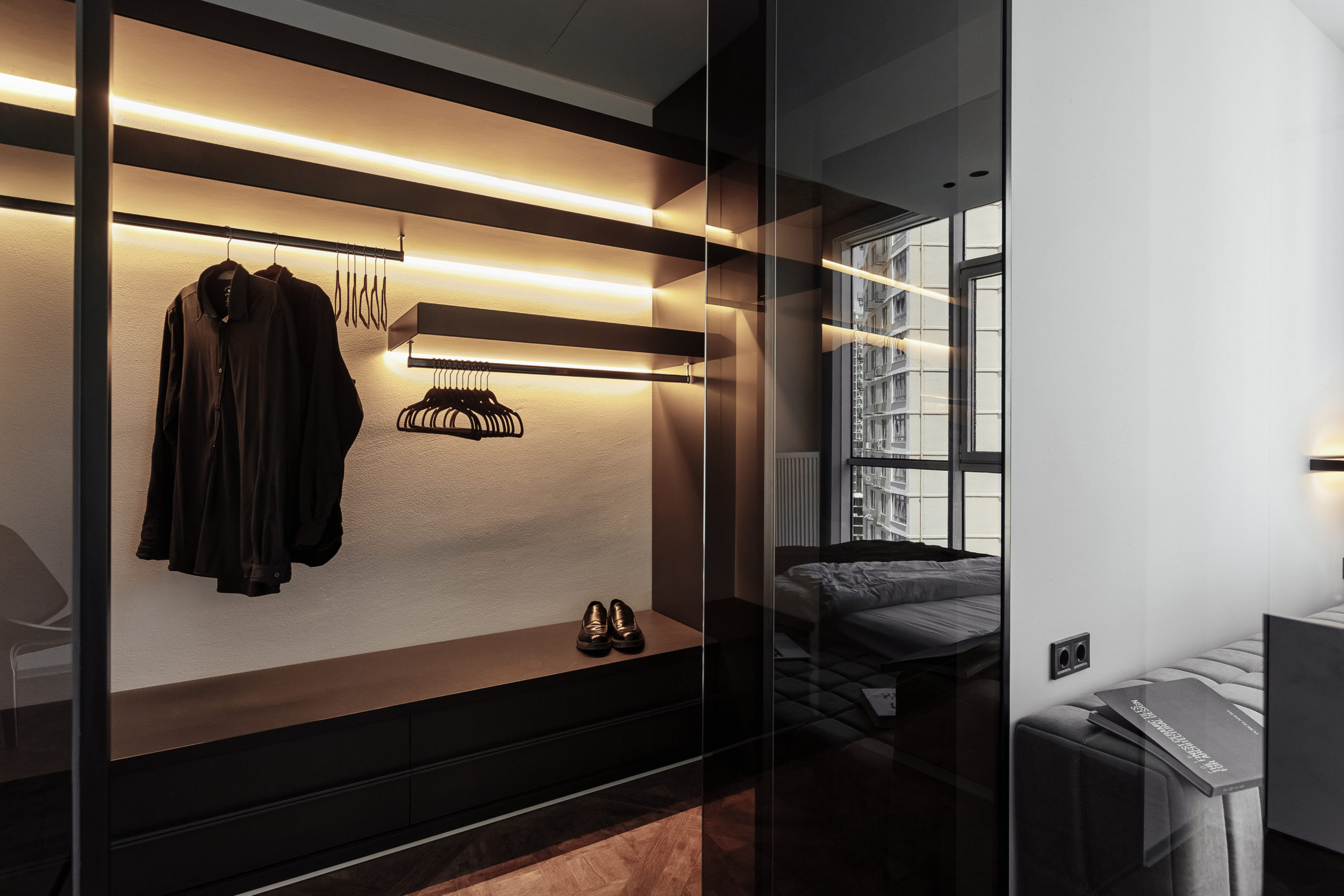 One-bedroom apartment with a city view