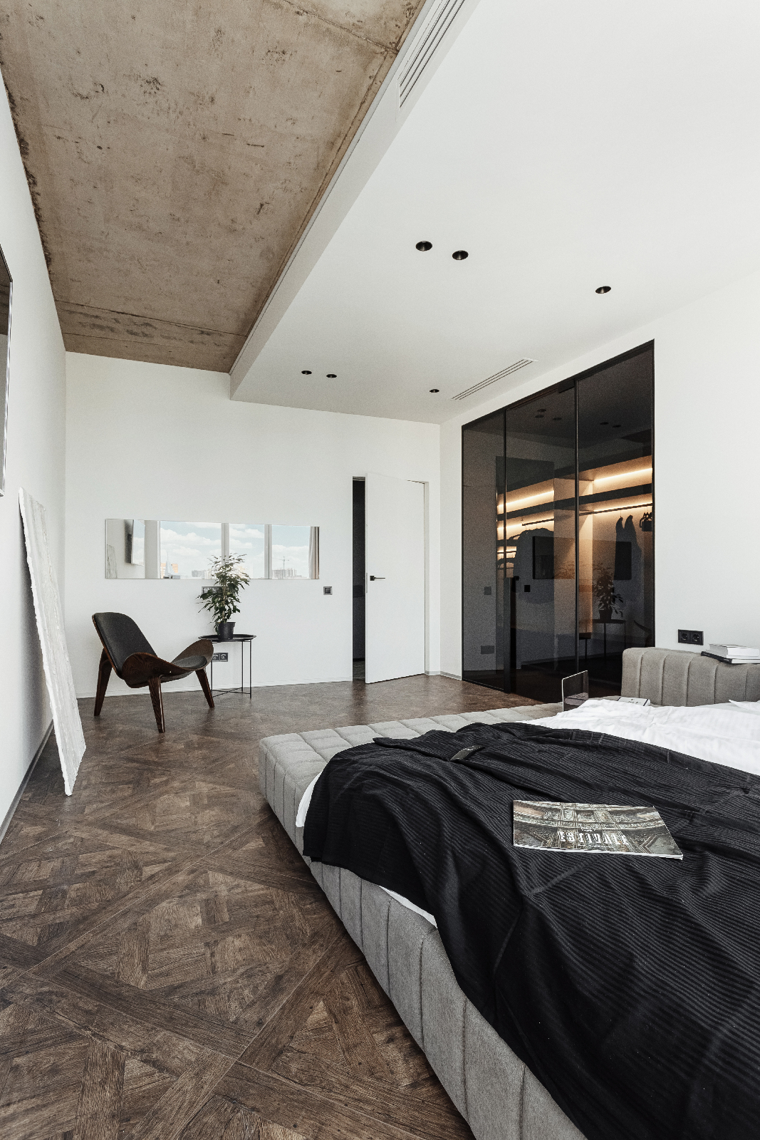 One-bedroom apartment with a city view