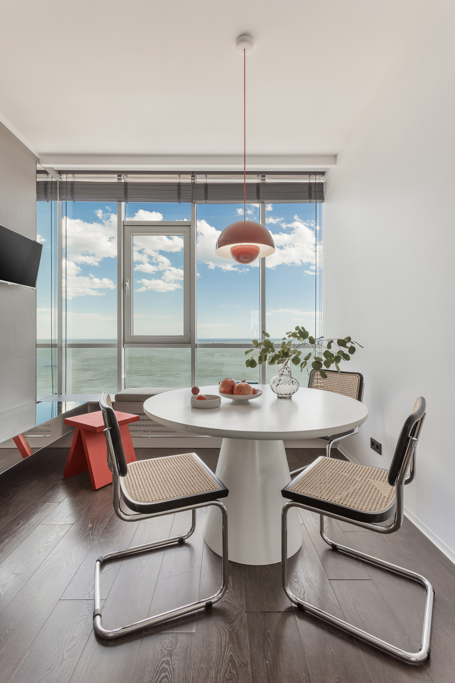Studio with a panoramic sea view