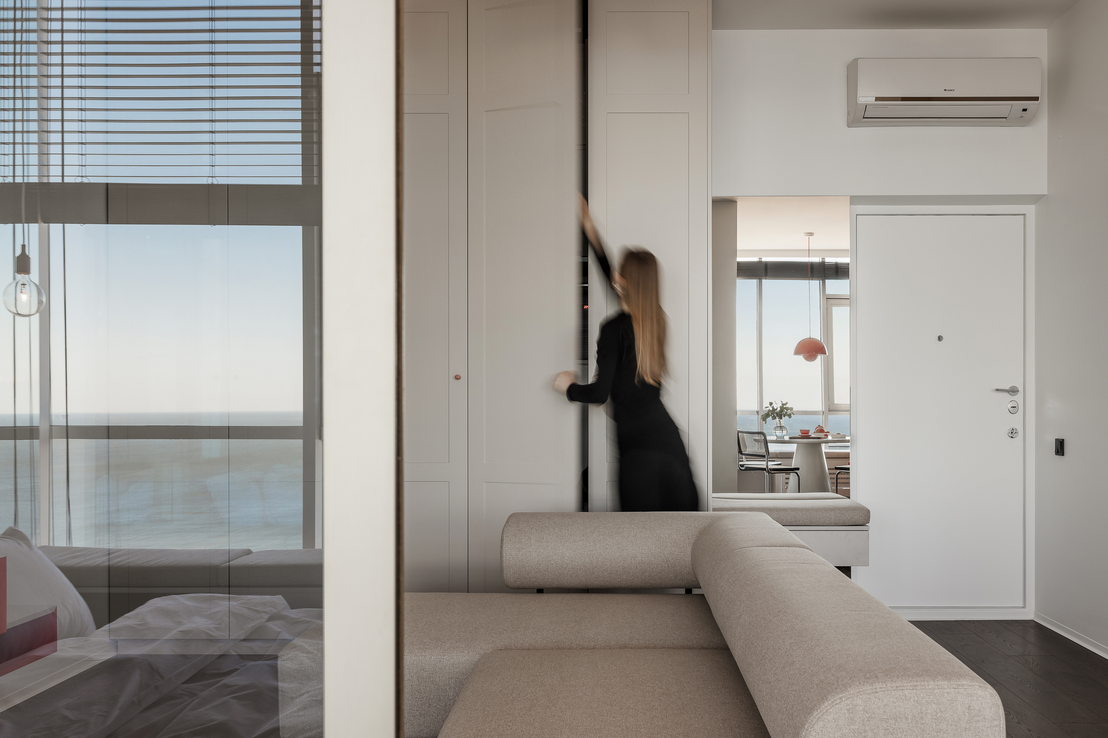 Studio with a panoramic sea view