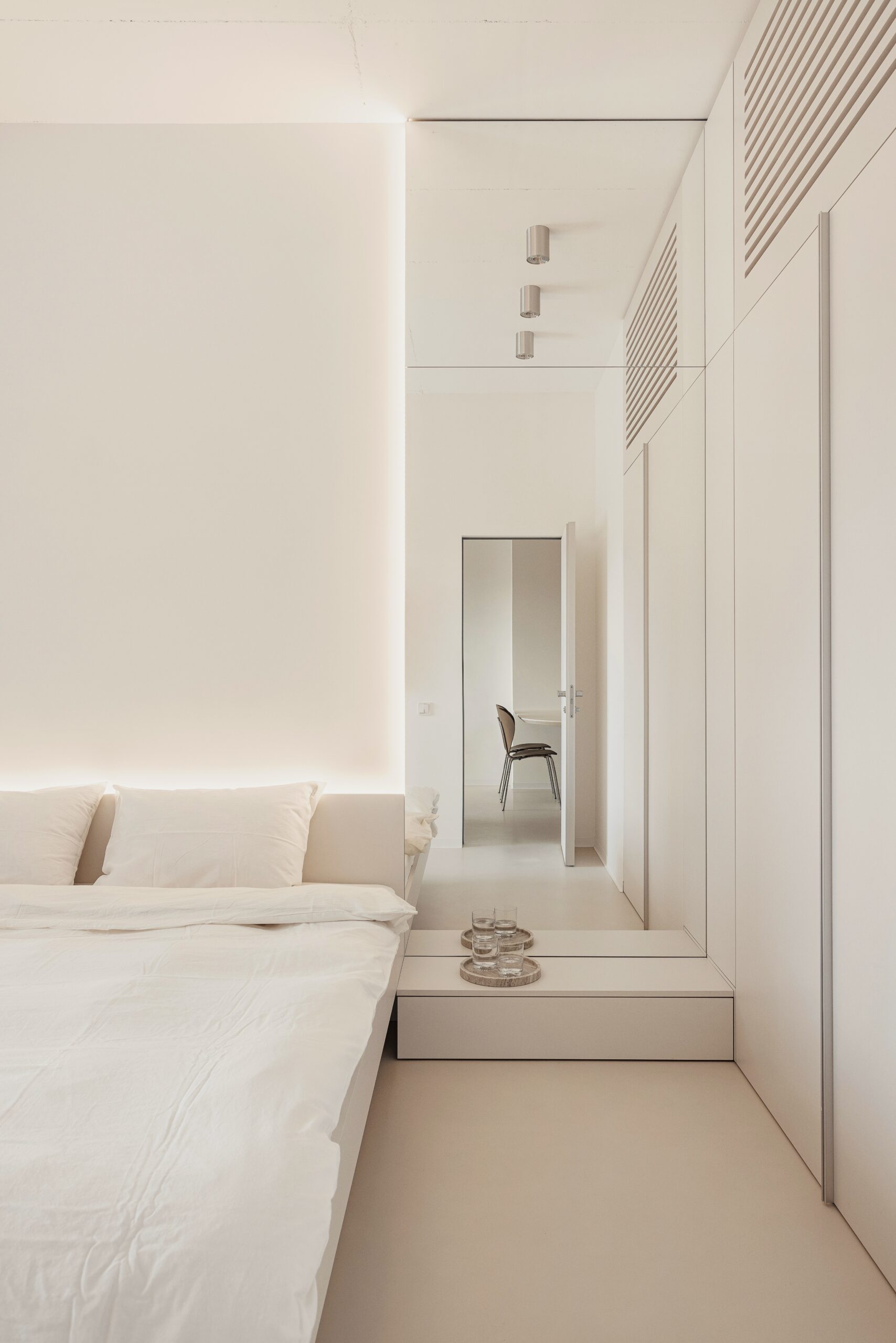 THE PAUSE / space to slow down with terrace by the sea