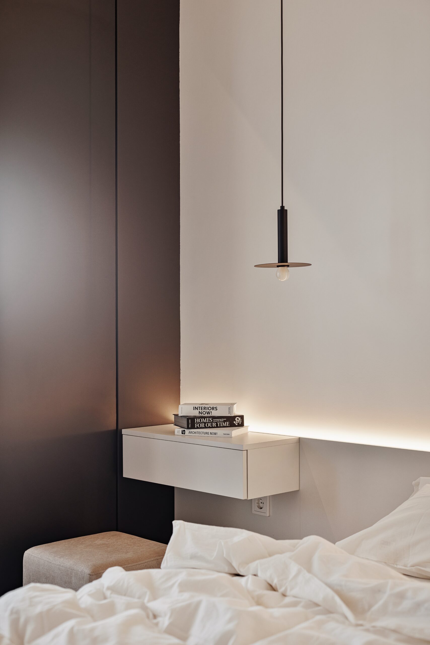 THE PAUSE / space to slow down with terrace by the sea